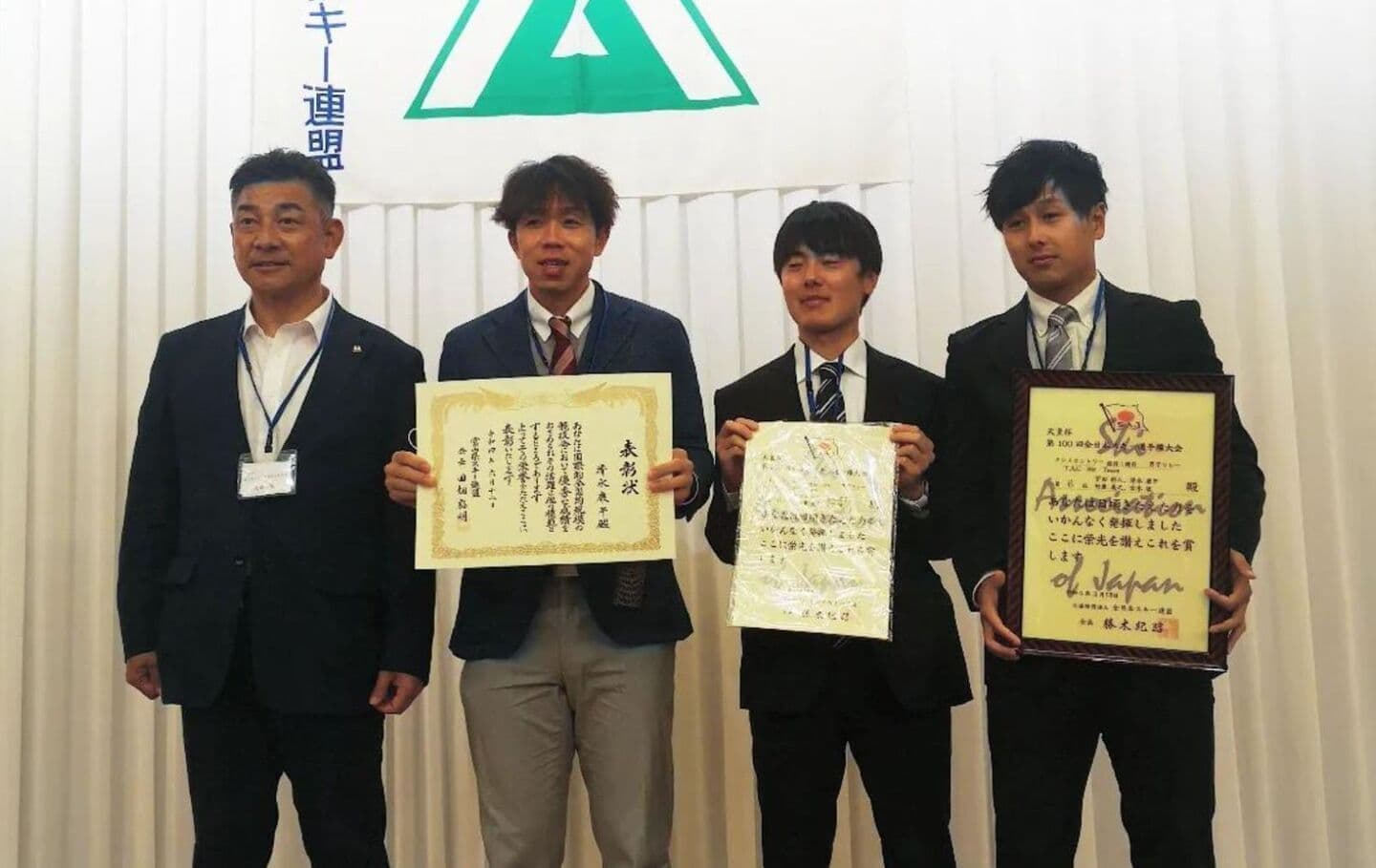 株式会社長田組　T.A.C SKI TEAM　リレー入賞写真